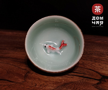 Пиала, Фарфор Селадон «Красные карпы»