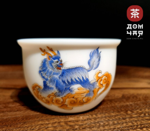 Пиала "Мифическое существо", Цзиньдэчжэньский фарфор, ручная роспись,100 мл.