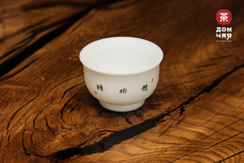 Пиала "Кормилица". Цзиньдэчжэньский фарфор, ручная роспись, 110 мл. №1