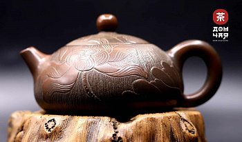 Авторский Чайник из Гуанси "Лотос" #235, 80мл