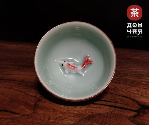 Пиала, Фарфор Селадон «Красные карпы»